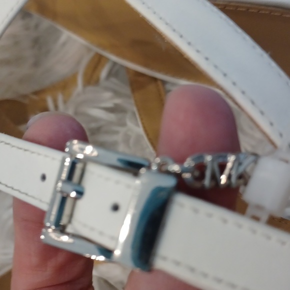 Michael Kors WHITBY FEATHER TRIM LEATHER SANDAL Optic White 7 NEW - Picture 12 of 16